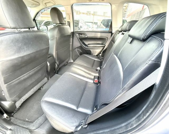 2014年 Subaru Forester 2.0  XT 原鈑件 恆溫 AWD全時四驅 日本原裝進口高性能運動休旅  第14張相片