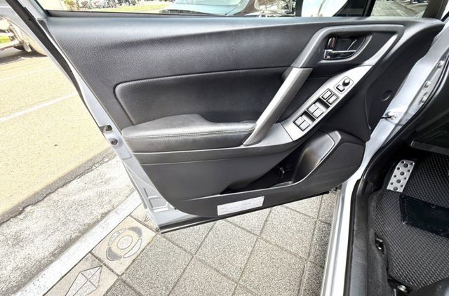 2014年 Subaru Forester 2.0  XT 原鈑件 恆溫 AWD全時四驅 日本原裝進口高性能運動休旅  第17張相片