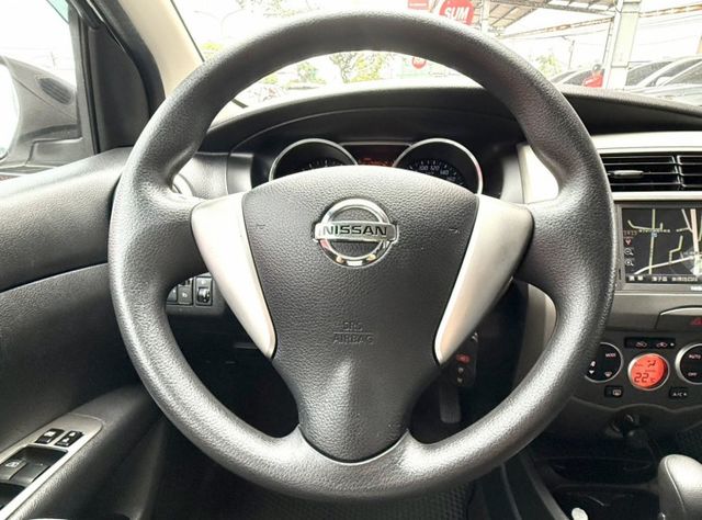 2018年 Nissan Livina 1.6 豪華版 恆溫 原廠影音 車頂行李架 舒適大空間 市場熱銷五門掀背小休旅  第11張相片