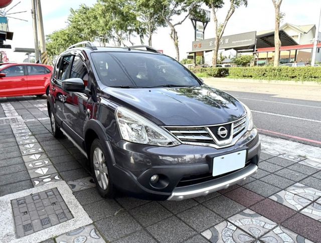 2017年 Nissan Livina 1.6 旗艦版 原鈑件 恆溫 車頂行李架 I-Key 省油大空間 優質代步車首選  第3張相片