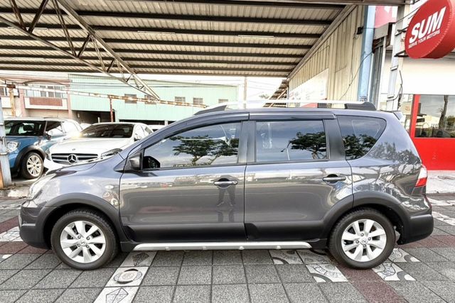 2017年 Nissan Livina 1.6 旗艦版 原鈑件 恆溫 車頂行李架 I-Key 省油大空間 優質代步車首選  第9張相片