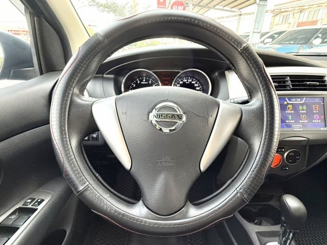 2017年 Nissan Livina 1.6 旗艦版 原鈑件 恆溫 車頂行李架 I-Key 省油大空間 優質代步車首選  第11張相片