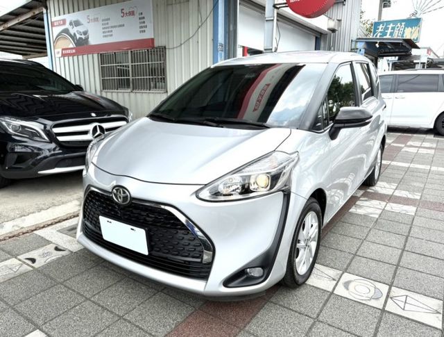 2022年 Toyota Sienta 5人座 1.8 豪華+版 原鈑件 I-Key 恆溫 電動側滑門 國產跨界休旅車  第1張相片