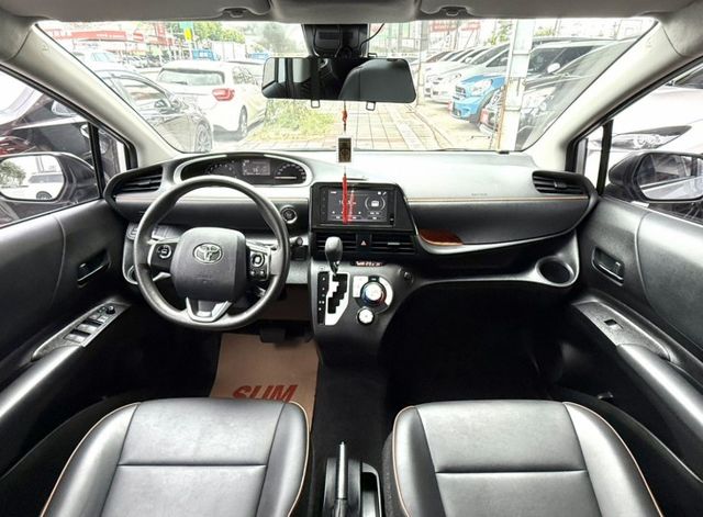 2022年 Toyota Sienta 5人座 1.8 豪華+版 原鈑件 I-Key 恆溫 電動側滑門 國產跨界休旅車  第12張相片