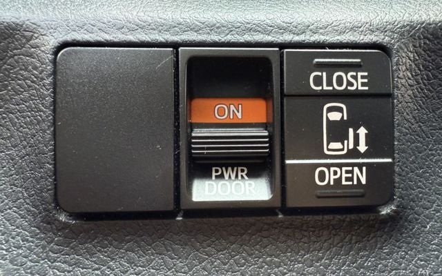 2022年 Toyota Sienta 5人座 1.8 豪華+版 原鈑件 I-Key 恆溫 電動側滑門 國產跨界休旅車  第19張相片