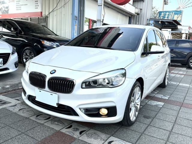 2017年式 BMW 220i GT 總代理 Luxury Line版 正七人座 雙前電動椅 自動停車 稀有釋出跨界休旅  第1張相片