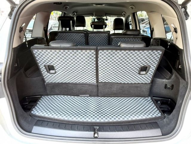 2017年式 BMW 220i GT 總代理 Luxury Line版 正七人座 雙前電動椅 自動停車 稀有釋出跨界休旅  第8張相片