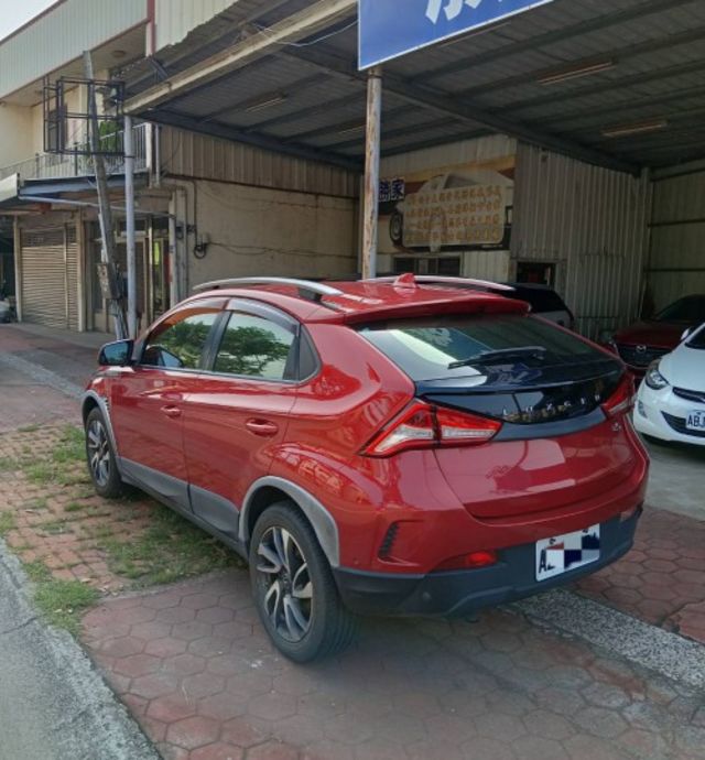 2018年 Luxgen U5 1.6 360環景旗艦 Hi-Fi版 原鈑件 恆溫空調 自動停車 靚麗亮眼跨界小休旅  第3張相片