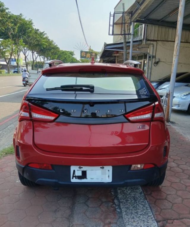 2018年 Luxgen U5 1.6 360環景旗艦 Hi-Fi版 原鈑件 恆溫空調 自動停車 靚麗亮眼跨界小休旅  第4張相片