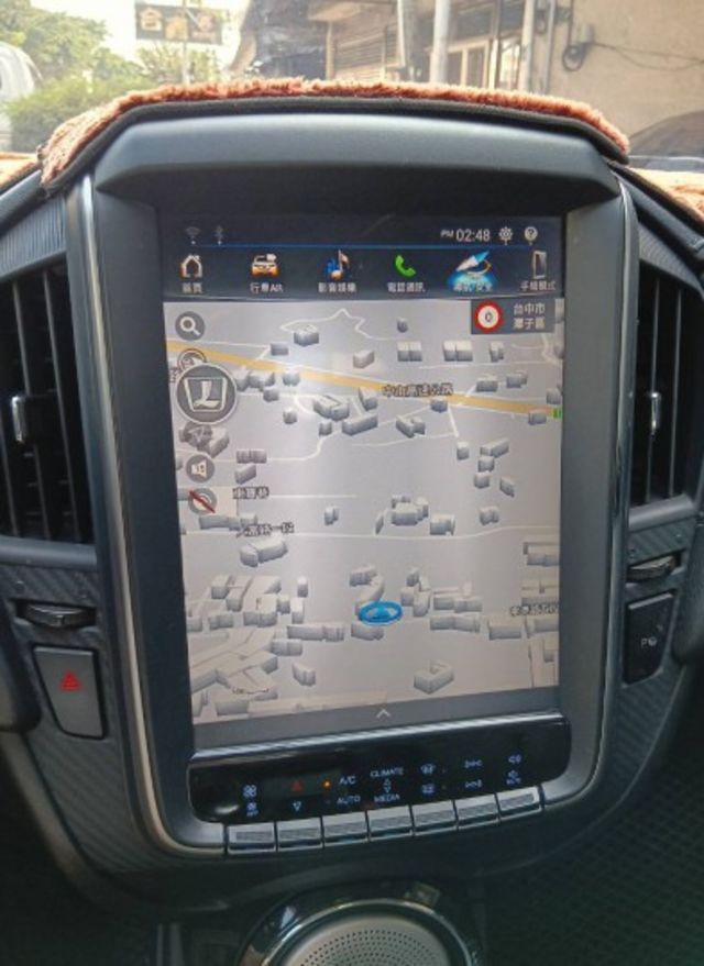 2018年 Luxgen U5 1.6 360環景旗艦 Hi-Fi版 原鈑件 恆溫空調 自動停車 靚麗亮眼跨界小休旅  第10張相片