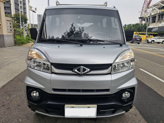 2022年 菱利 A180 廂車(自排) 8人座 原鈑件 里程4萬 加裝車頂置放架 空間大 家庭出遊 公司用車都適宜  第2張相片