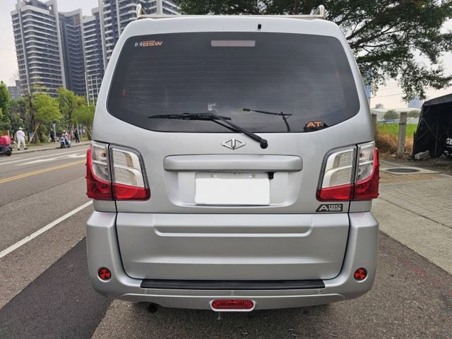 2022年 菱利 A180 廂車(自排) 8人座 原鈑件 里程4萬 加裝車頂置放架 空間大 家庭出遊 公司用車都適宜  第5張相片