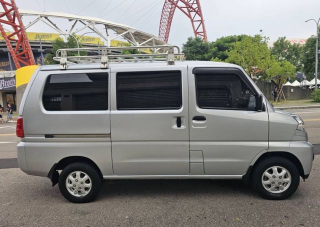 2022年 菱利 A180 廂車(自排) 8人座 原鈑件 里程4萬 加裝車頂置放架 空間大 家庭出遊 公司用車都適宜  第8張相片