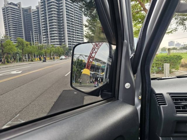 2022年 菱利 A180 廂車(自排) 8人座 原鈑件 里程4萬 加裝車頂置放架 空間大 家庭出遊 公司用車都適宜  第17張相片