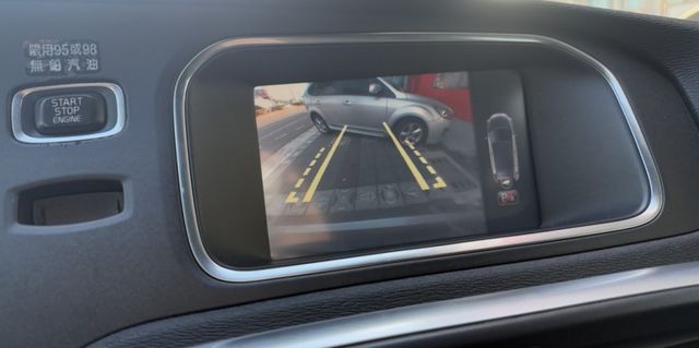 2015年 VOLVO V40 T4 1.6 豪華版 雙區恆溫 渦輪增壓 自動停車 電動座椅 北歐經典質感掀背小車  第20張相片