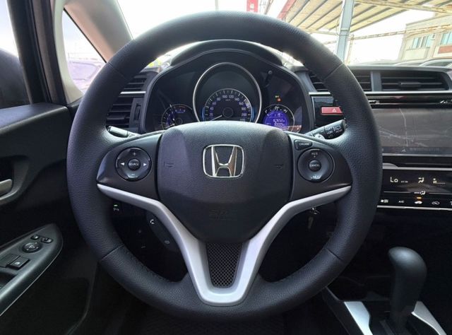 2015年 Honda Fit 1.5 VTi-S 認證車 恆溫 換檔撥片 定速 影音 都會靈巧代步小車  第11張相片