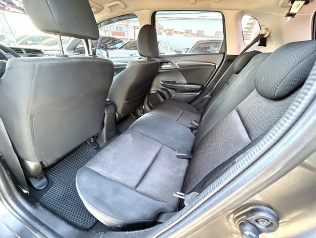 2015年 Honda Fit 1.5 VTi-S 認證車 恆溫 換檔撥片 定速 影音 都會靈巧代步小車  第14張相片