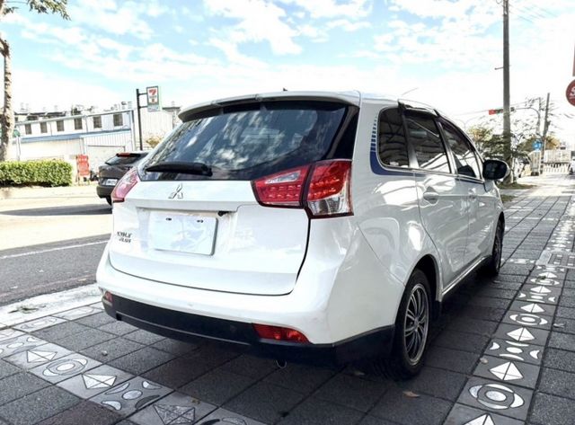 2016年 Mitsubishi Colt Plus 1.5 海洋特仕版 認證車 數位儀錶 電尾門 倒車顯影時尚掀背小車  第5張相片