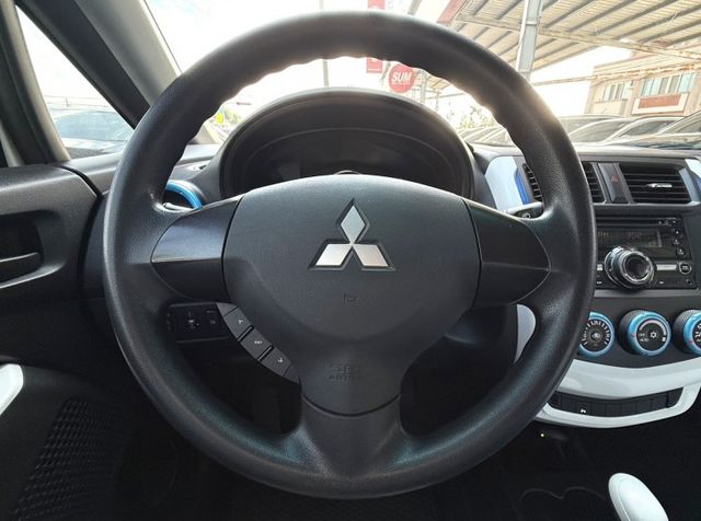 2016年 Mitsubishi Colt Plus 1.5 海洋特仕版 認證車 數位儀錶 電尾門 倒車顯影時尚掀背小車  第11張相片