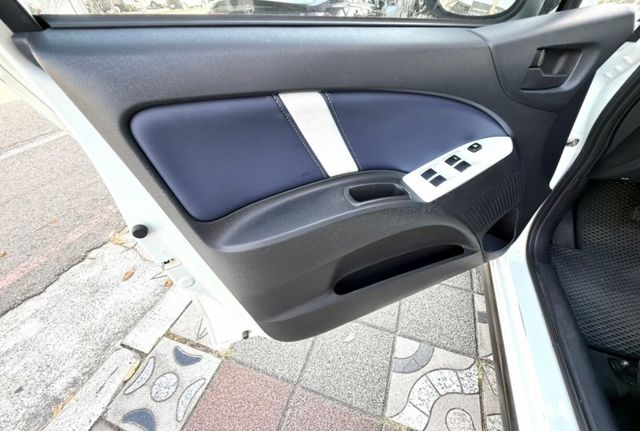 2016年 Mitsubishi Colt Plus 1.5 海洋特仕版 認證車 數位儀錶 電尾門 倒車顯影時尚掀背小車  第15張相片