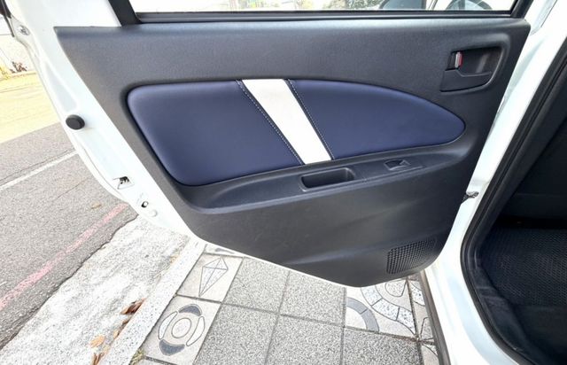 2016年 Mitsubishi Colt Plus 1.5 海洋特仕版 認證車 數位儀錶 電尾門 倒車顯影時尚掀背小車  第16張相片