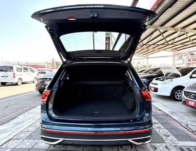2024年式 Volkswagen Tiguan 280 TSI Elegance 原鈑件 實跑2萬  德系新世代SUV  第7張相片