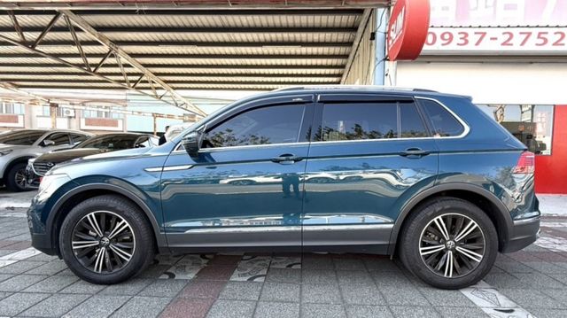 2024年式 Volkswagen Tiguan 280 TSI Elegance 原鈑件 實跑2萬  德系新世代SUV  第10張相片