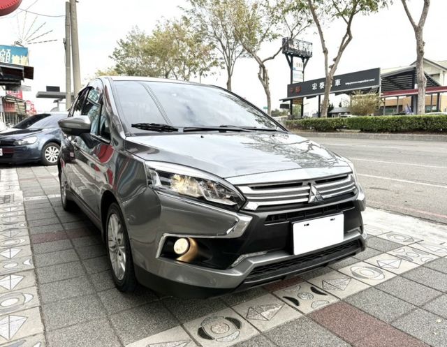 2022年式 Mitsubishi Colt Plus 輕鬆型 原鈑件 恆溫 I-Key 電尾門 都會小家庭代步車首選  第3張相片