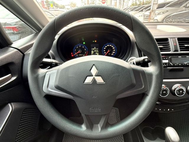 2022年式 Mitsubishi Colt Plus 輕鬆型 原鈑件 恆溫 I-Key 電尾門 都會小家庭代步車首選  第11張相片