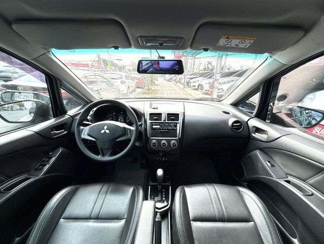 2022年式 Mitsubishi Colt Plus 輕鬆型 原鈑件 恆溫 I-Key 電尾門 都會小家庭代步車首選  第12張相片