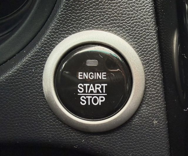 2022年式 Mitsubishi Colt Plus 輕鬆型 原鈑件 恆溫 I-Key 電尾門 都會小家庭代步車首選  第17張相片