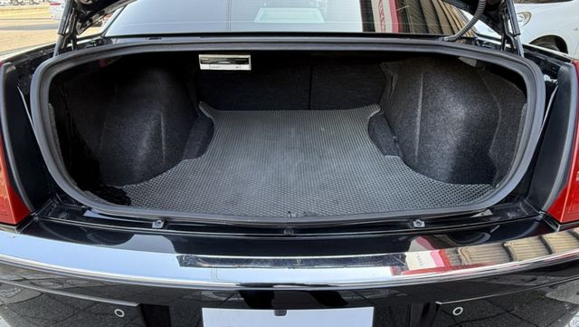 2006年 CHRYSLER 300C 2.7 (小賓利) 僅跑7萬 原鈑件 天窗 恆溫 電動椅 珍藏等級豪車 值得擁有  第8張相片