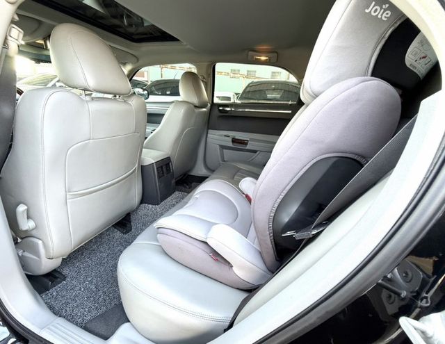 2006年 CHRYSLER 300C 2.7 (小賓利) 僅跑7萬 原鈑件 天窗 恆溫 電動椅 珍藏等級豪車 值得擁有  第14張相片