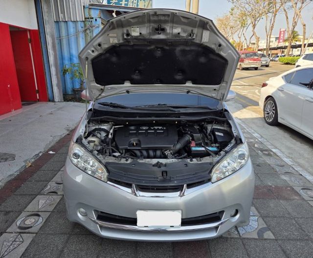 2009年 Toyota Wish 2.0 J版 正7人座 原鈑件 恆溫 定速 霧燈 冷氣冷 車況好 空間大 耐開又保值  第4張相片