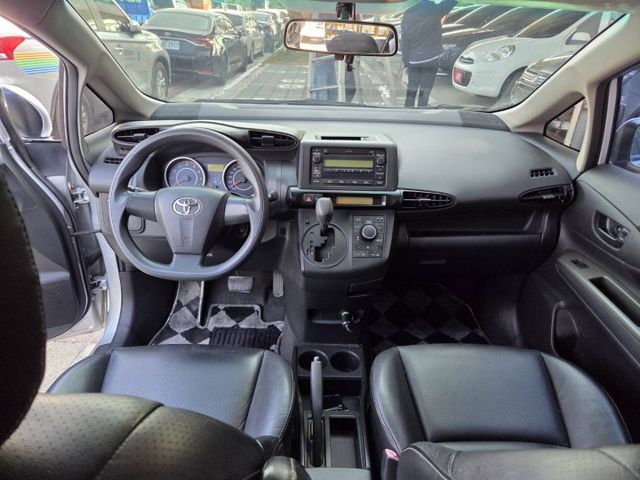 2009年 Toyota Wish 2.0 J版 正7人座 原鈑件 恆溫 定速 霧燈 冷氣冷 車況好 空間大 耐開又保值  第5張相片