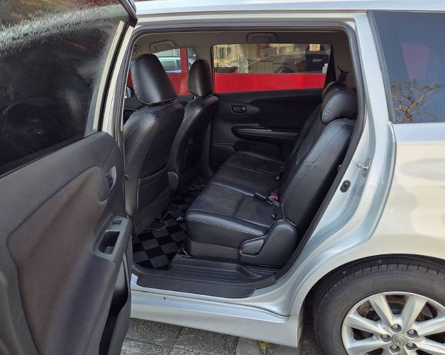 2009年 Toyota Wish 2.0 J版 正7人座 原鈑件 恆溫 定速 霧燈 冷氣冷 車況好 空間大 耐開又保值  第8張相片