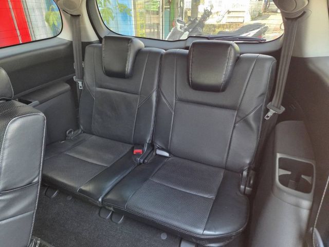 2009年 Toyota Wish 2.0 J版 正7人座 原鈑件 恆溫 定速 霧燈 冷氣冷 車況好 空間大 耐開又保值  第9張相片