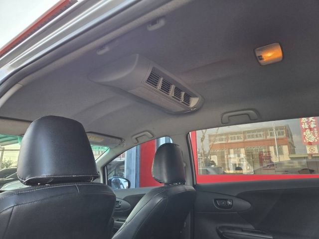 2009年 Toyota Wish 2.0 J版 正7人座 原鈑件 恆溫 定速 霧燈 冷氣冷 車況好 空間大 耐開又保值  第10張相片