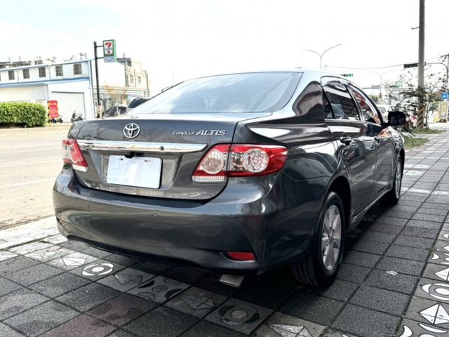 2013年 Toyota Altis 1.8 E版 原鈑件 恆溫空調 定速 倒車顯影 好保養 車況優  通勤 代步最實用  第5張相片