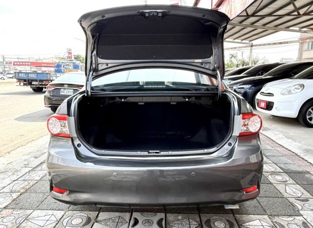 2013年 Toyota Altis 1.8 E版 原鈑件 恆溫空調 定速 倒車顯影 好保養 車況優  通勤 代步最實用  第7張相片