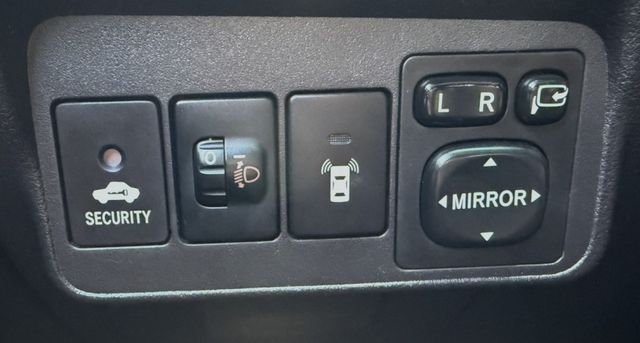 2013年 Toyota Altis 1.8 E版 原鈑件 恆溫空調 定速 倒車顯影 好保養 車況優  通勤 代步最實用  第20張相片