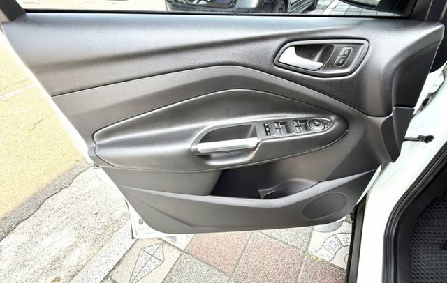 2019年 Ford Kuga  CP360型 1.5T 原鈑件 僅跑2萬公里 ACC 全景天窗 同級車最強 高配實用型  第17張相片