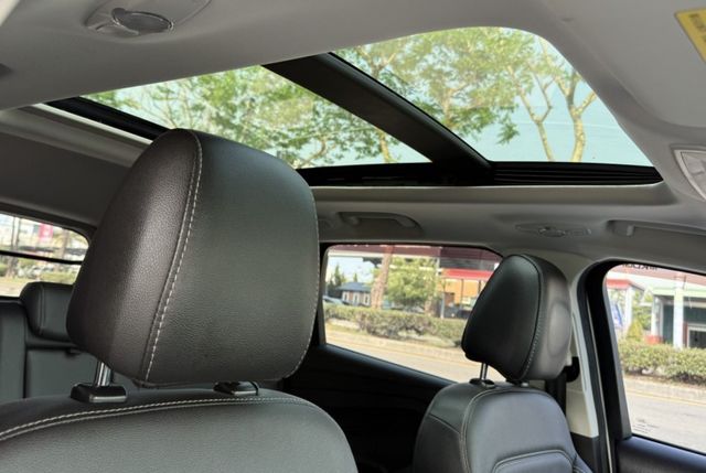 2019年 Ford Kuga  CP360型 1.5T 原鈑件 僅跑2萬公里 ACC 全景天窗 同級車最強 高配實用型  第20張相片