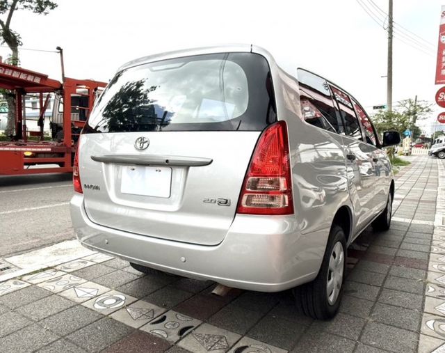 2015年 Toyota Innova 2.0 J版 自排 原鈑件 防盜系統 衛星導航 行車紀錄器 經濟便利多功能商旅車  第4張相片