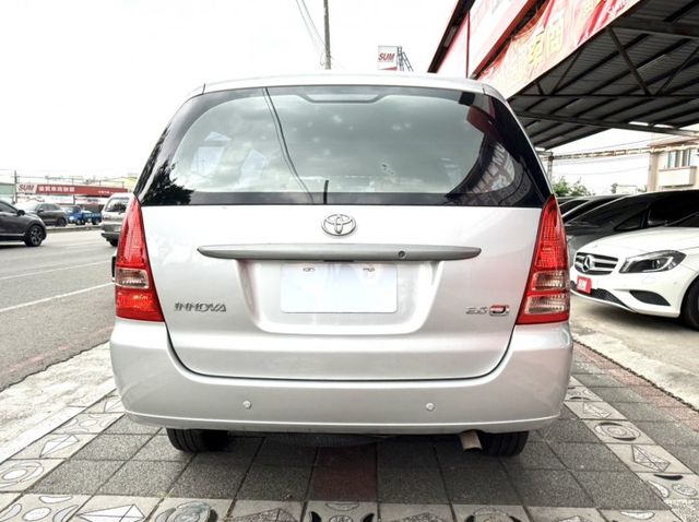 2015年 Toyota Innova 2.0 J版 自排 原鈑件 防盜系統 衛星導航 行車紀錄器 經濟便利多功能商旅車  第6張相片