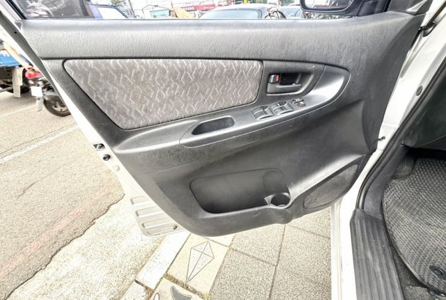 2015年 Toyota Innova 2.0 J版 自排 原鈑件 防盜系統 衛星導航 行車紀錄器 經濟便利多功能商旅車  第15張相片