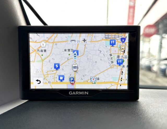 2015年 Toyota Innova 2.0 J版 自排 原鈑件 防盜系統 衛星導航 行車紀錄器 經濟便利多功能商旅車  第18張相片