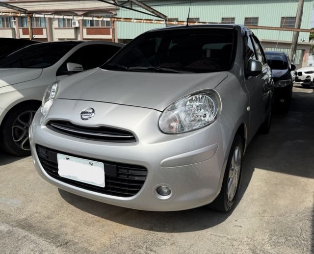 2018年 Nissan March 1.5 旗艦版 低里程 僅跑4萬公里 恆溫 I-Key 電折 都市通勤日常代步小車  第1張相片