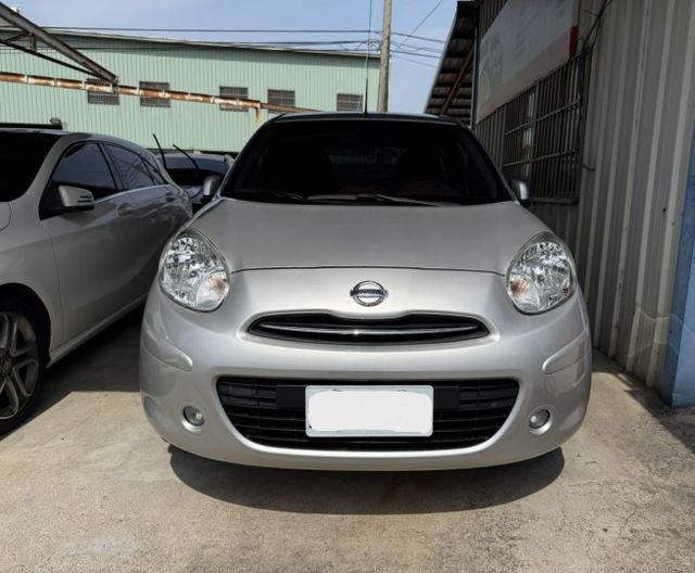 2018年 Nissan March 1.5 旗艦版 低里程 僅跑4萬公里 恆溫 I-Key 電折 都市通勤日常代步小車  第2張相片