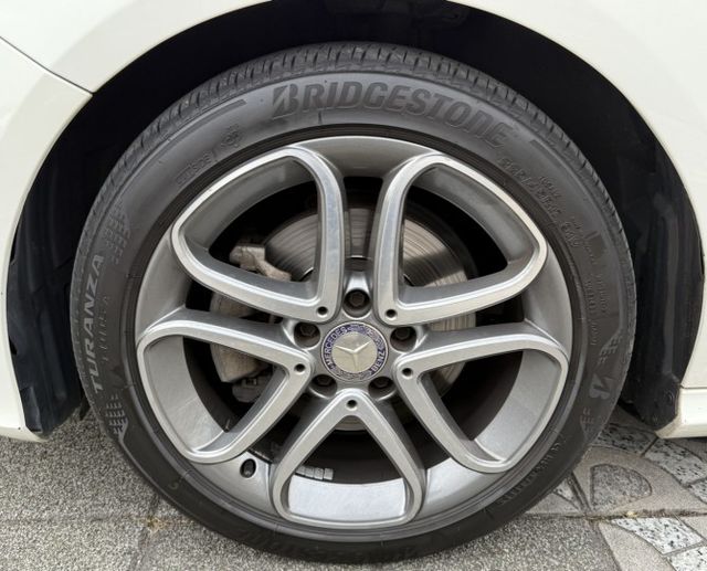 2015年式 M-Benz 總代理 A200 1.6 原鈑件 電動跑車座椅  全景天窗 外型時尚 小姊姊們的最愛款  第10張相片